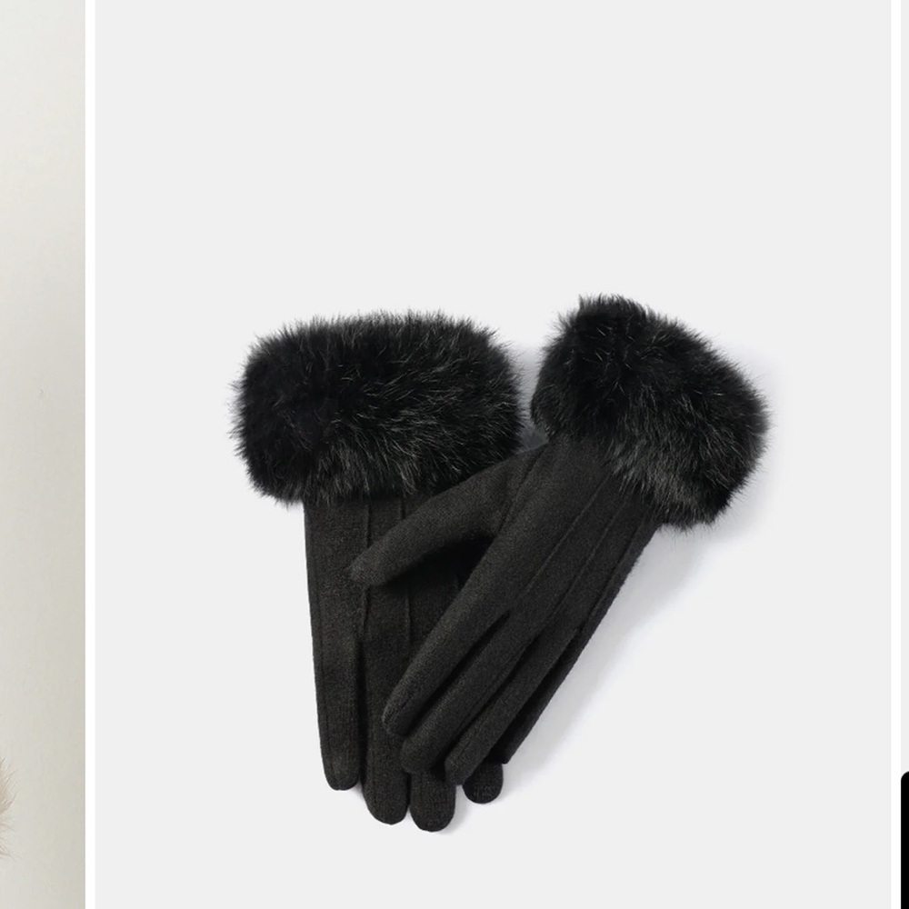Commense Elegant Black Fur-Trimmed Gloves